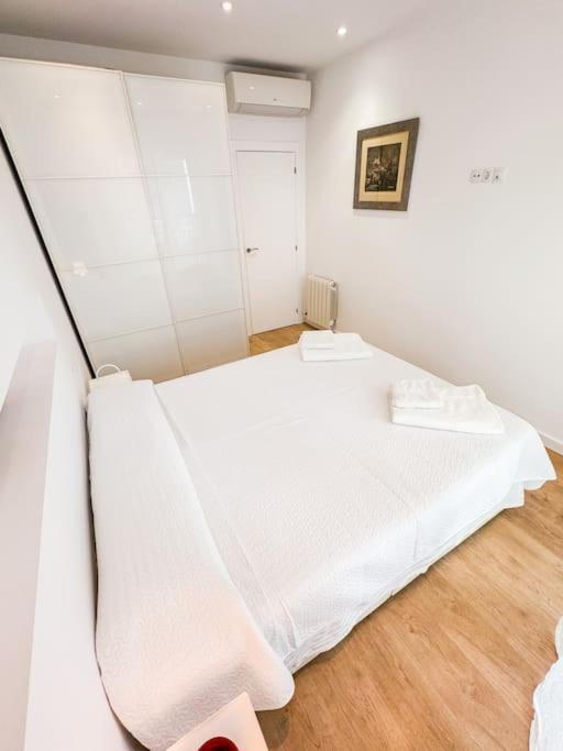Anna & Thomas - Sitges Center Apt Bagian luar foto
